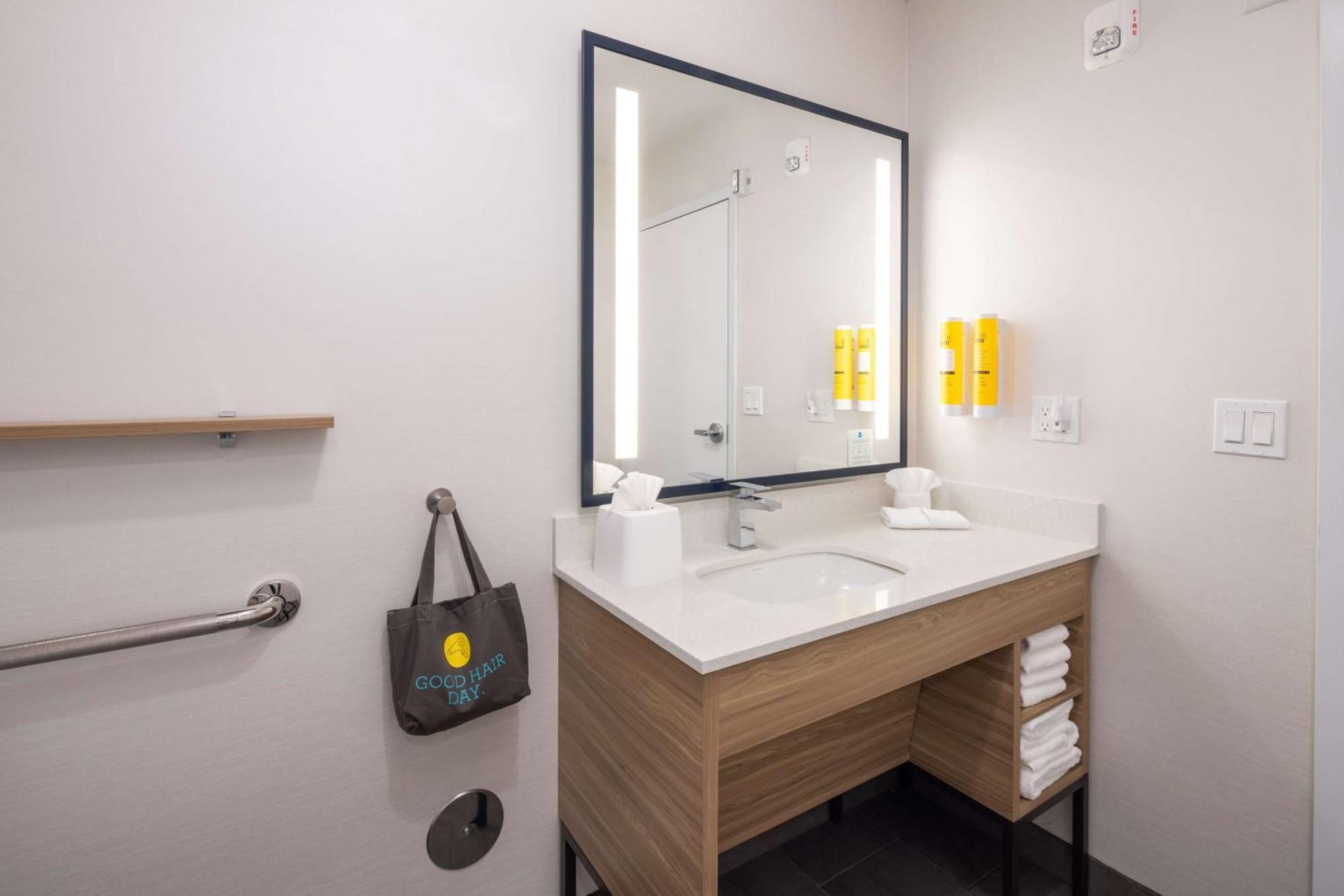 Tru By Hilton Yakima Airport Hotell Exteriör bild