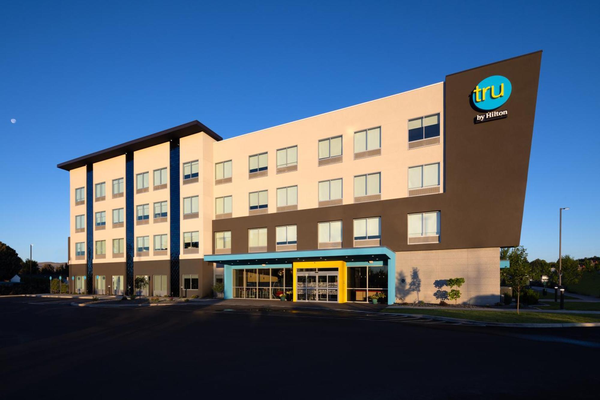 Tru By Hilton Yakima Airport Hotell Exteriör bild
